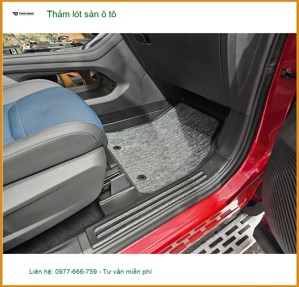 Chị Vân Anh thay thảm lót sàn ô tô Mazda CX-5 tại Hóc Môn cho nội thất sạch đẹp