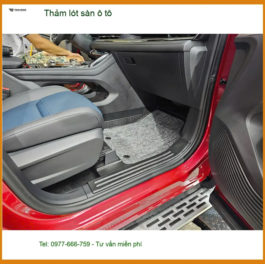 Chị Hằng thay thảm lót sàn ô tô Mazda 3 ở Bình Chánh vì thảm cũ bám bụi khó vệ sinh ảnh thực tế 2