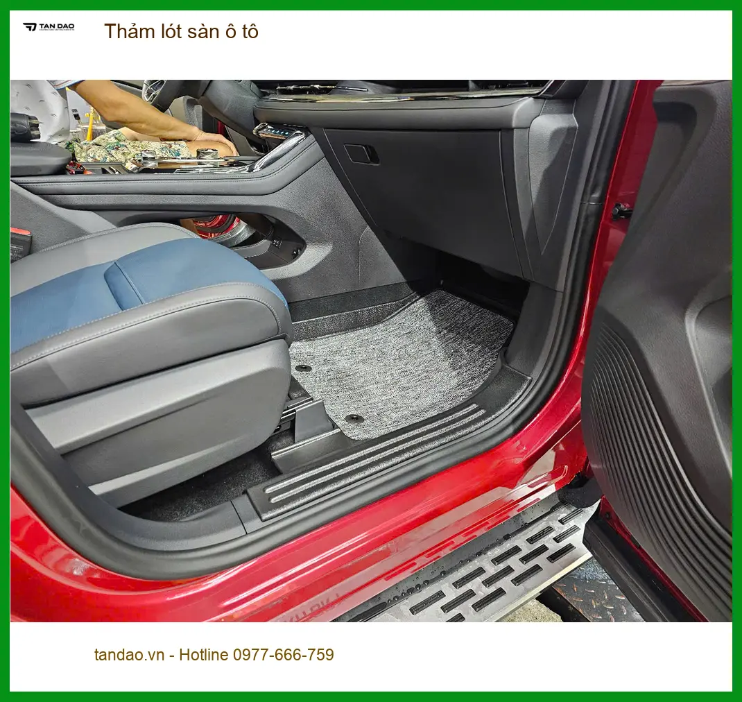 Chú Sơn thay thảm lót sàn ô tô cho Ford Everest tại Quận 9 vì thảm cũ đã rách ảnh thực tế 5