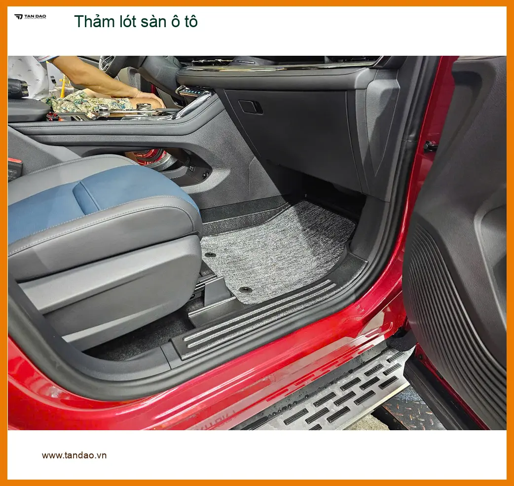Bác Cường thay thảm lót sàn ô tô cho Hyundai Santa Fe tại Quận 7 ảnh thực tế 3