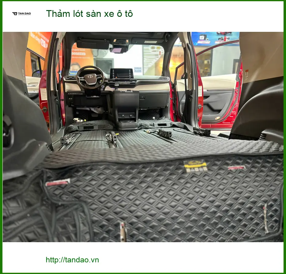 Anh Mạnh thay thảm lót sàn xe ô tô Hyundai Accent uy tín tại Quận Huyện Nhà Bè