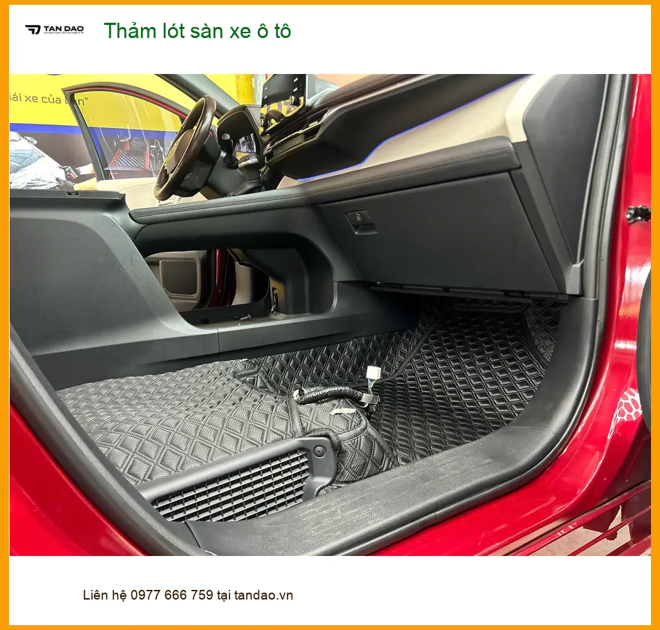 Anh Quang lắp thảm lót sàn xe Honda HR-V tại Quận 7 để nội thất sạch ảnh thực tế 3