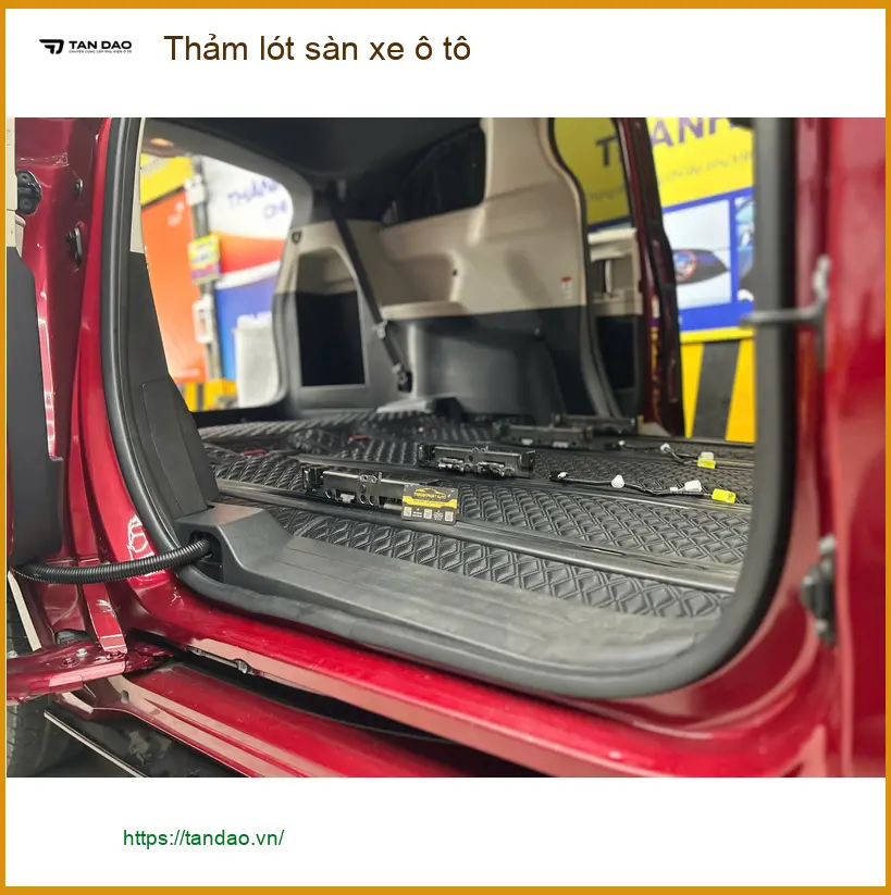 Anh Quang lắp thảm lót sàn xe Honda HR-V tại Quận 7 để nội thất sạch ảnh thực tế 5