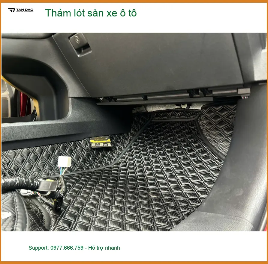 Anh Minh thay thảm lót sàn xe Hyundai Santa Fe tại Hóc Môn để nội thất luôn mới