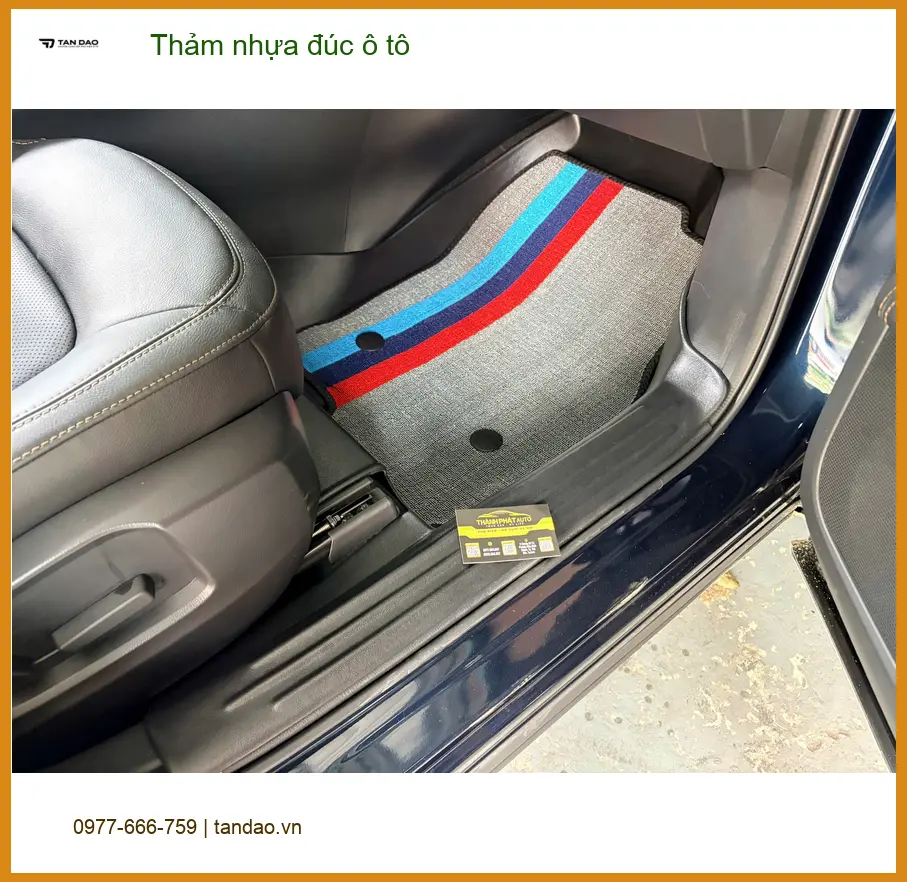 Anh Phúc lắp thảm nhựa đúc ô tô cho Kia K3 tại Hóc Môn để nội thất sạch sẽ hơn ảnh thực tế 3