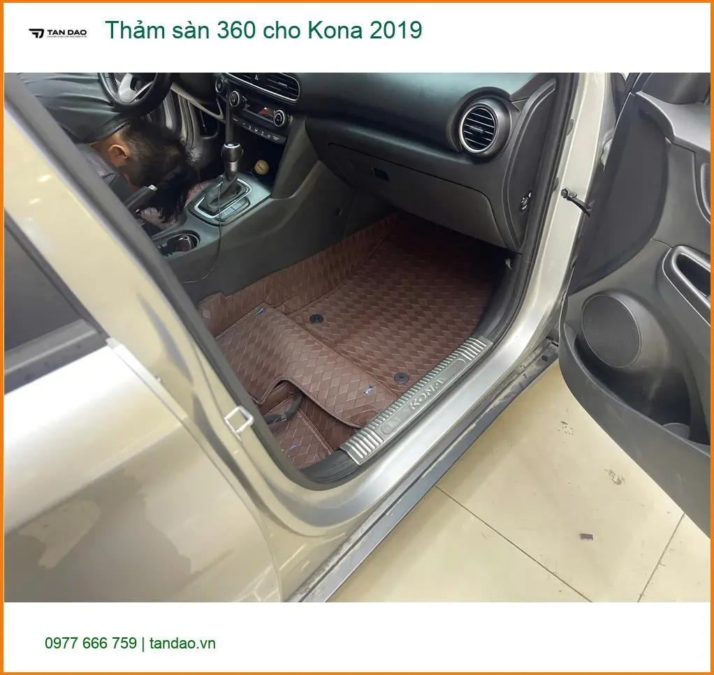 Chú Lộc lắp thảm sàn 360 cho Kona 2019 tại Quận Tân Phú vì thảm cũ đã sờn rách