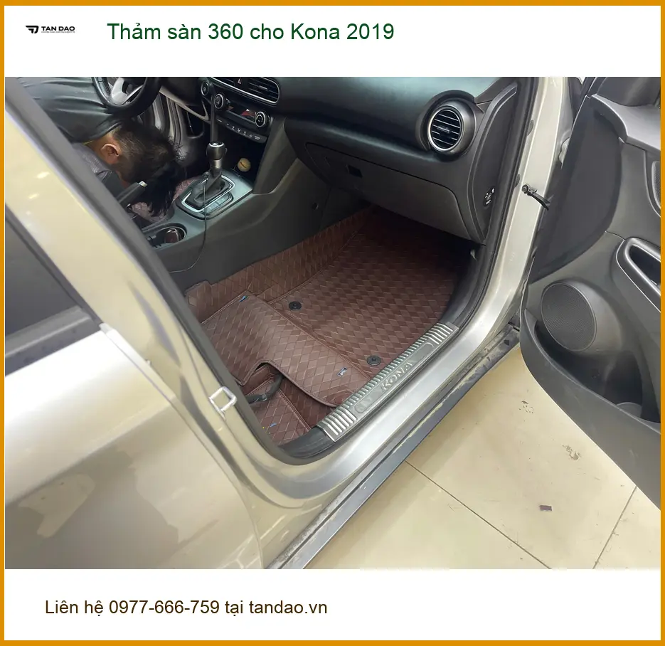 Chú Minh lắp thảm sàn 360 cho Kona 2019 Quận Tân Bình vì thảm zin đã cũ. ảnh thực tế 3