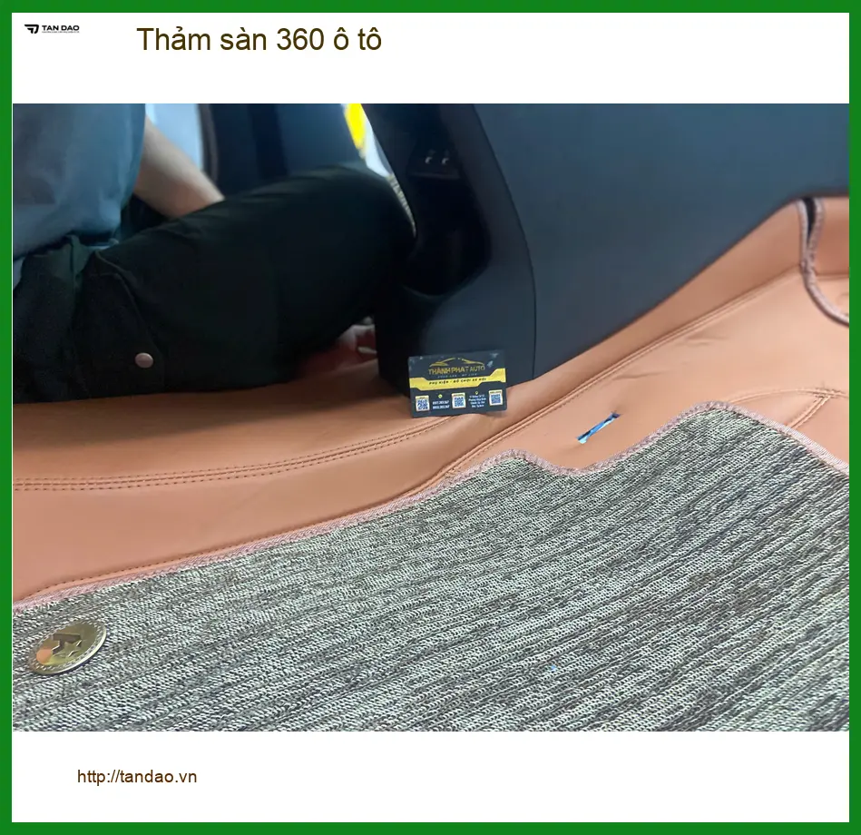 Anh Long lắp thảm sàn 360 ô tô VinFast VF5 ở Bình Tân để sàn xe sạch ảnh thực tế 3