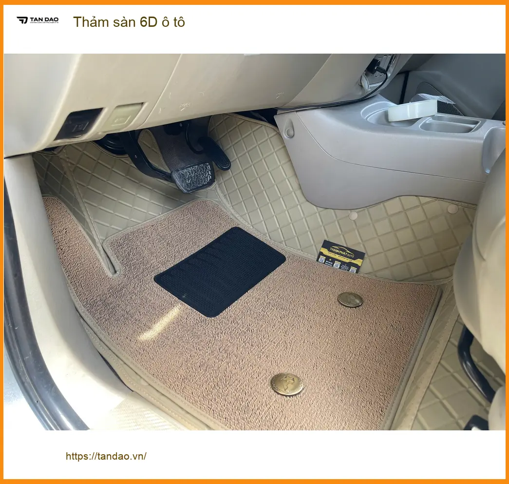 Chú Minh bọc thảm sàn 6D ô tô cho Hyundai Santa Fe ở Quận Tân Bình vì thảm zin bị cũ, khó vệ sinh ảnh thực tế 3