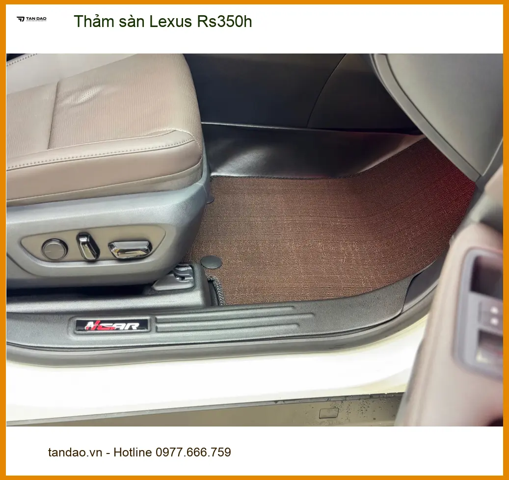 Anh Tuấn thay thảm sàn Lexus RS350h tại Quận 12 vì thảm cũ đã sờn rách