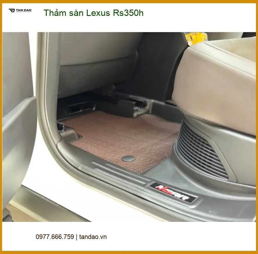 Anh Khôi thay thảm sàn Lexus Rs350h tại Quận 5 để nội thất luôn sạch sẽ