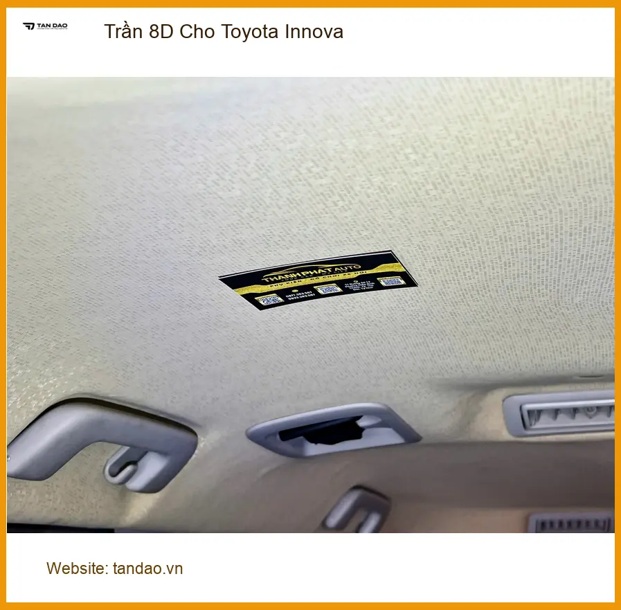Anh Tuấn Anh lắp Trần 8D cho Toyota Innova để nội thất sang trọng hơn tại Hóc Môn ảnh thực tế 2
