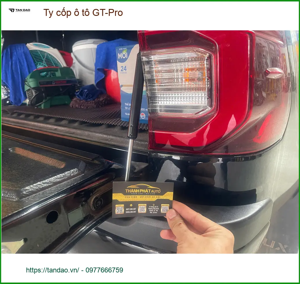 Chú Minh lắp ty cốp ô tô GT-Pro cho Honda CR-V ở Quận Bình Thạnh