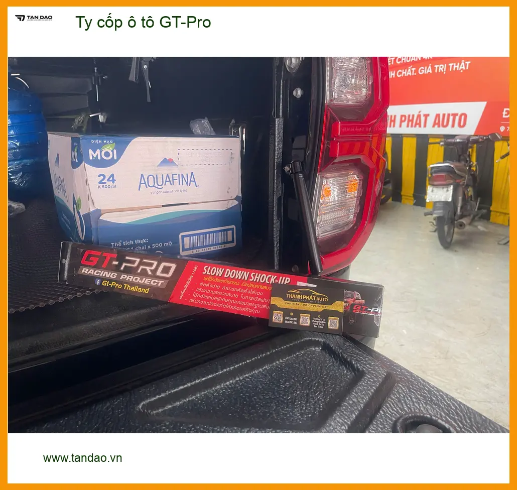 Chú Minh lắp ty cốp ô tô GT-Pro cho Honda CR-V ở Quận Bình Thạnh ảnh thực tế 2
