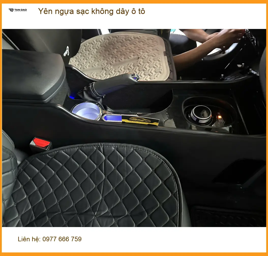 Anh Quang lắp yên ngựa sạc không dây ô tô cho Mazda CX-5 tại Quận 4 ảnh thực tế 2