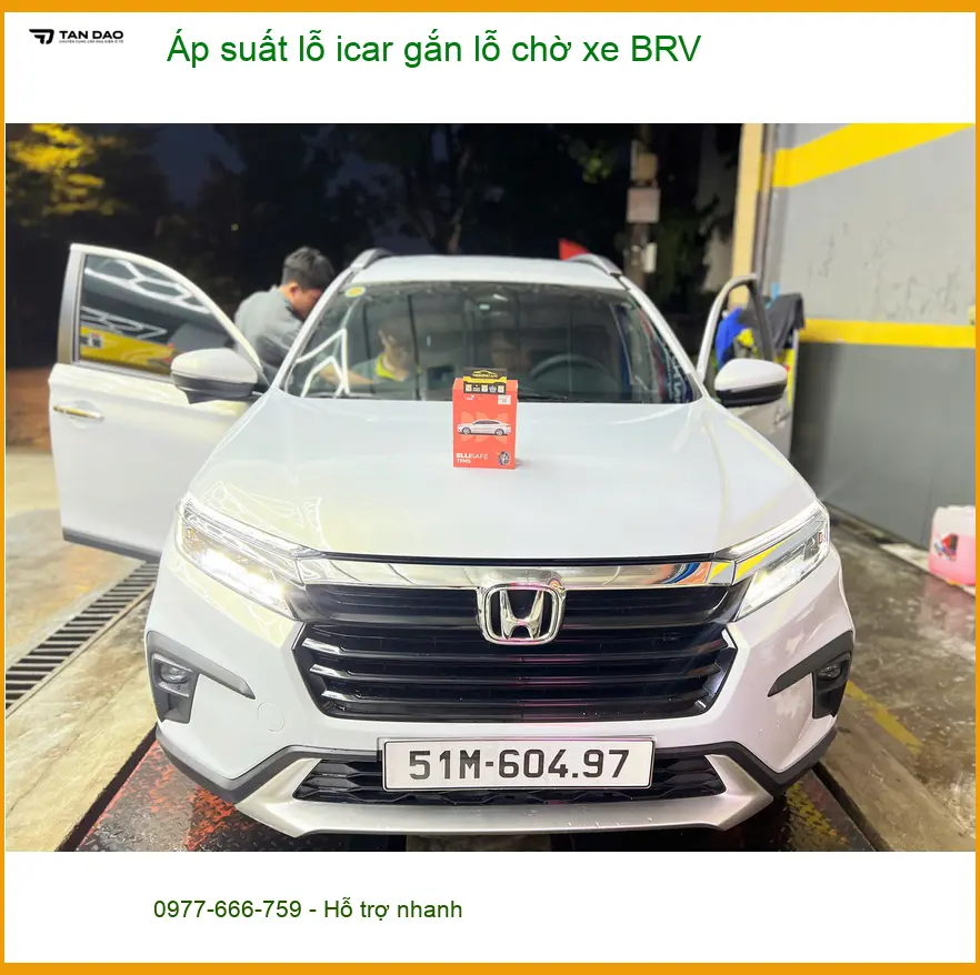 Anh Dũng lắp cảm biến áp suất lốp Icar gắn lỗ chờ BRV tại Gò Vấp ảnh thực tế 2