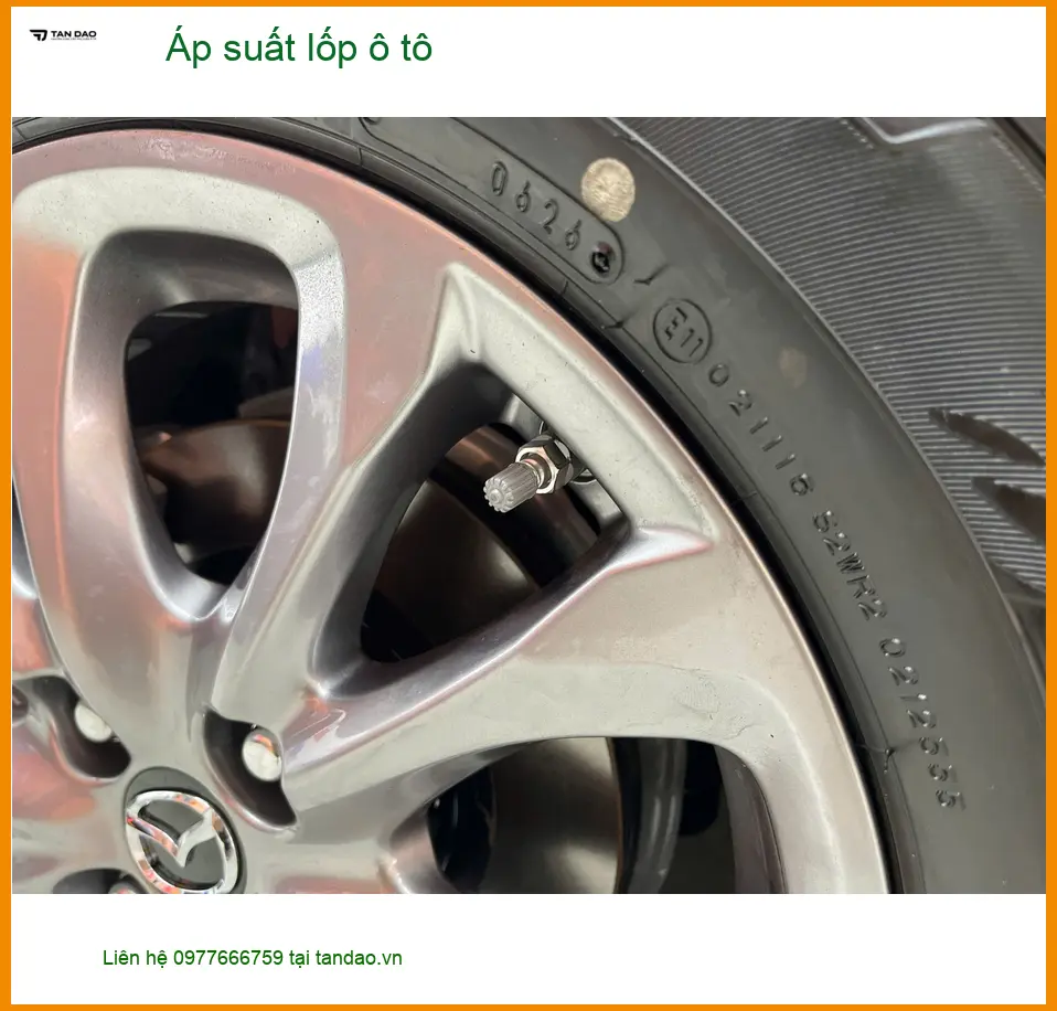 Chú Minh lắp cảm biến áp suất lốp ô tô Honda CR-V tại Quận 9 an toàn đường dài