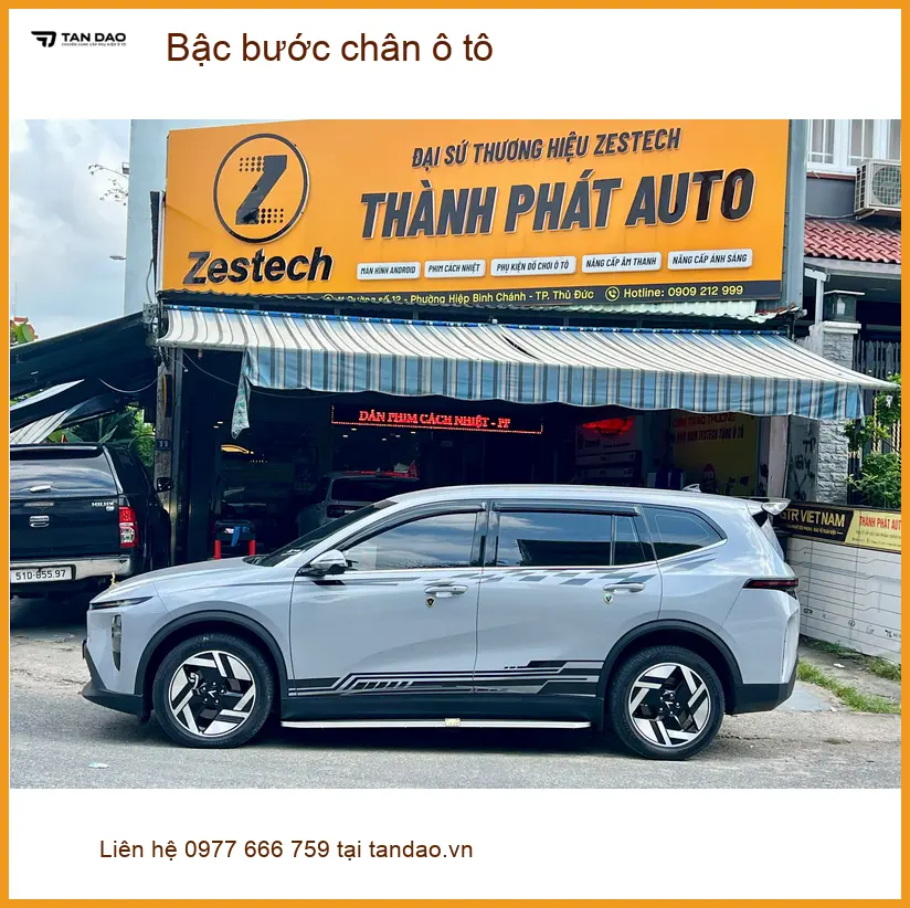 Chị An lắp bậc bước chân ô tô cho Mazda CX-5 tại Quận 12