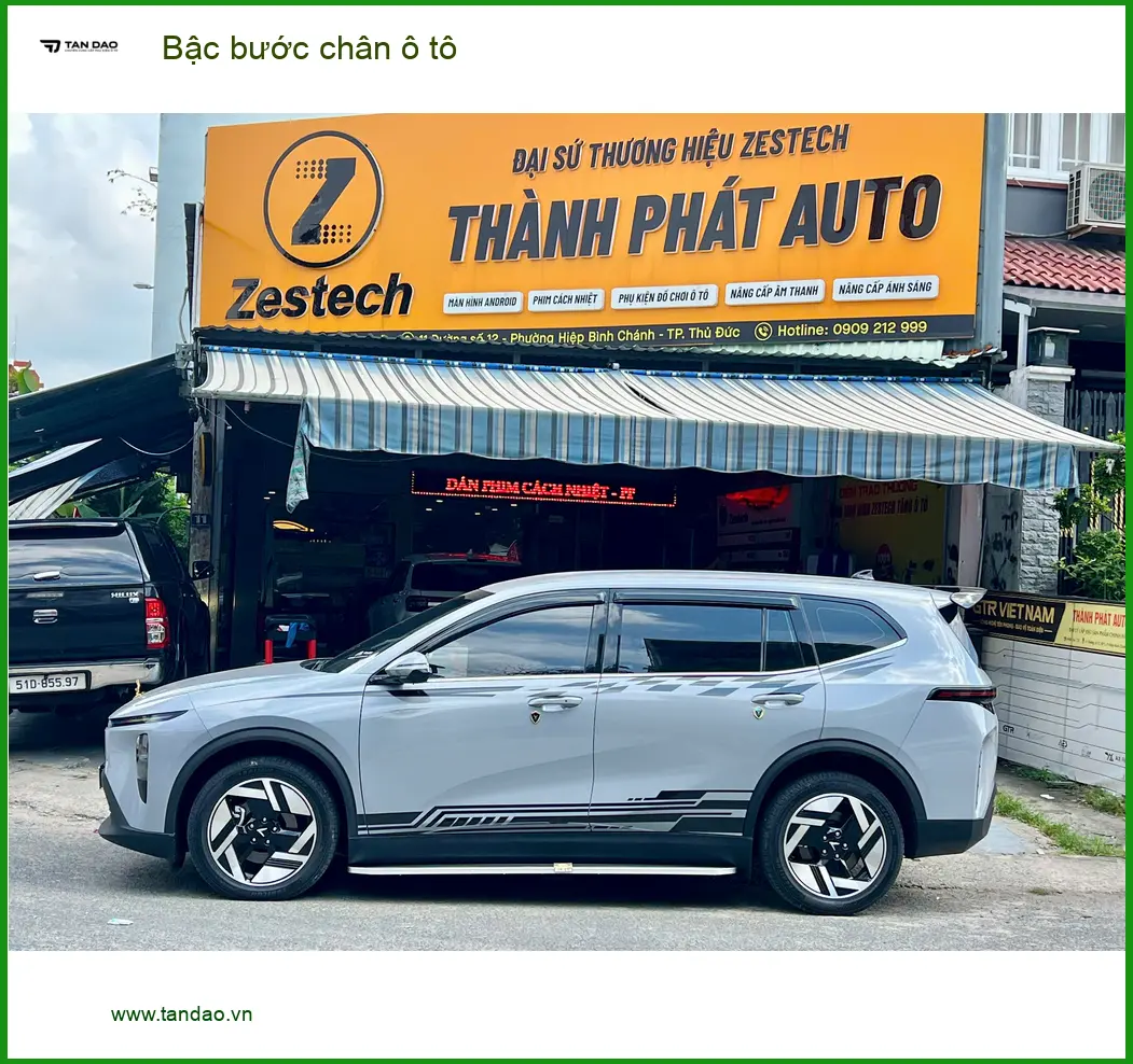 Chị Thảo lắp bậc bước chân ô tô cho Ford Everest tại Quận 2 ảnh thực tế 2