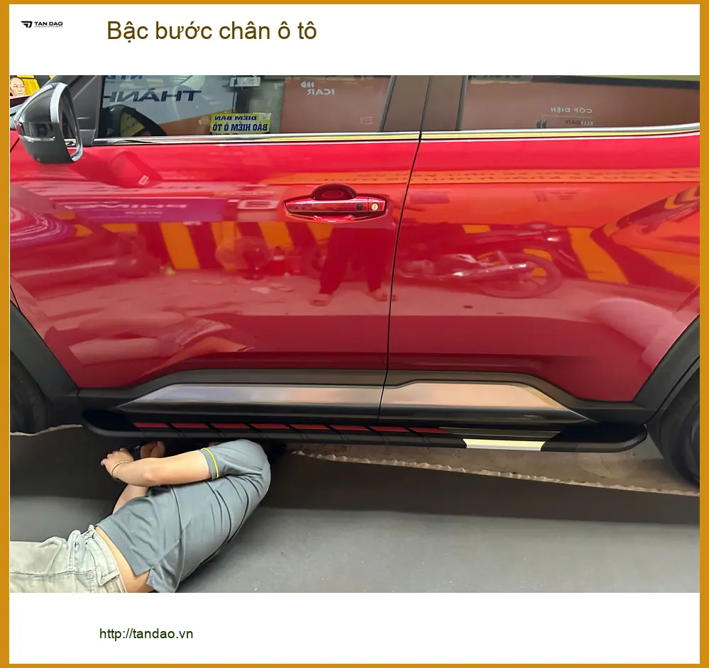 Chị Loan lắp bậc bước chân ô tô cho Ford Everest tại Quận 2 để bé lên xuống xe dễ hơn ảnh thực tế 3