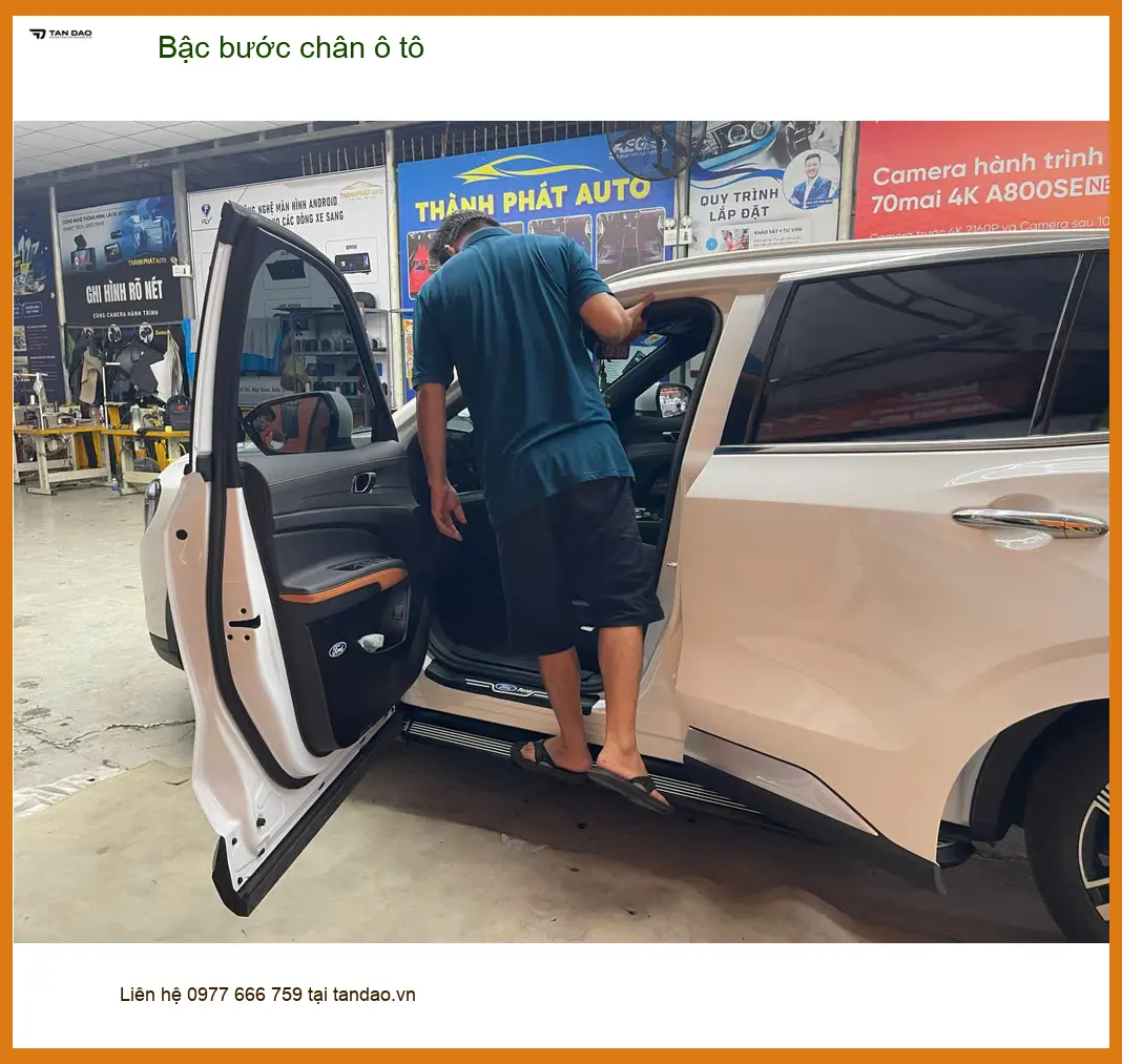 Chú Lộc lắp bậc bước chân ô tô cho Kia Sorento tại Quận 9