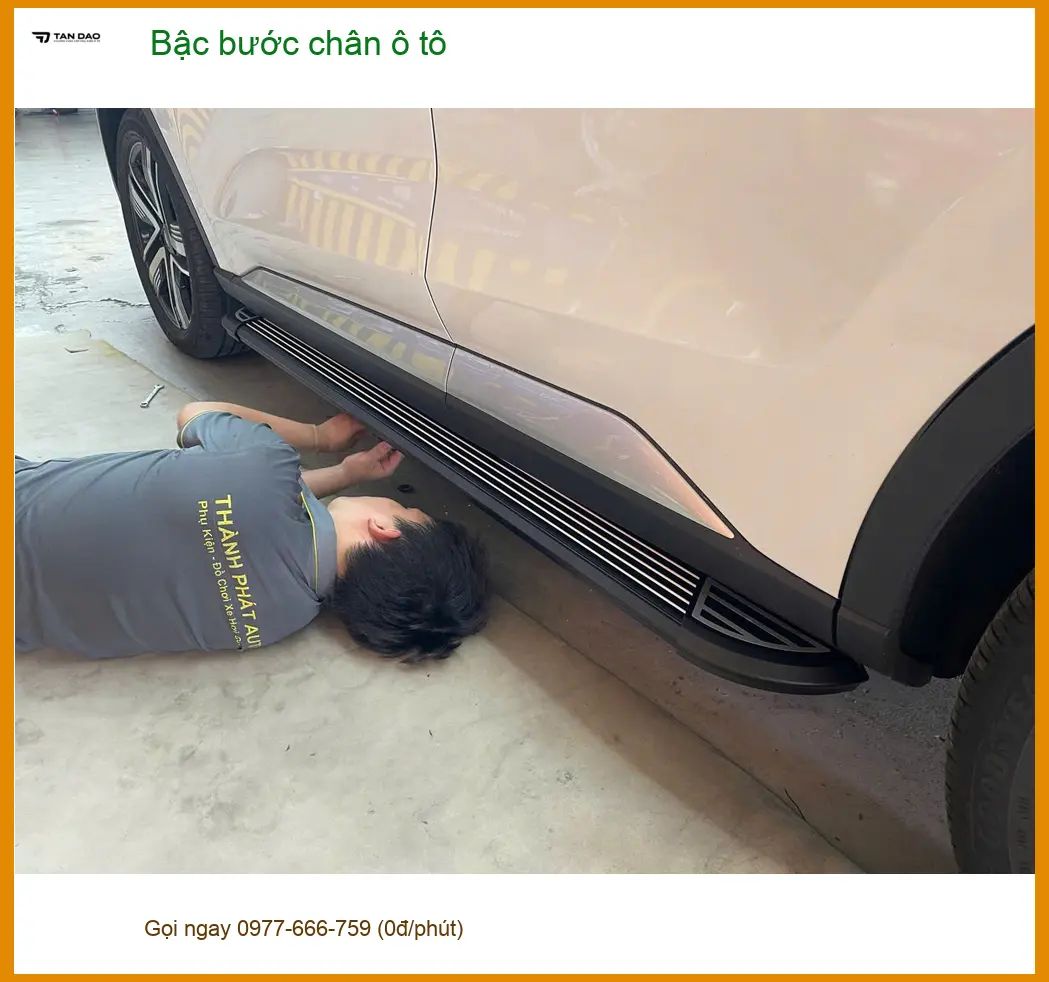 Chị Thảo lắp bậc bước chân ô tô Honda CR-V tại Quận Thủ Đức để tiện lên xuống xe