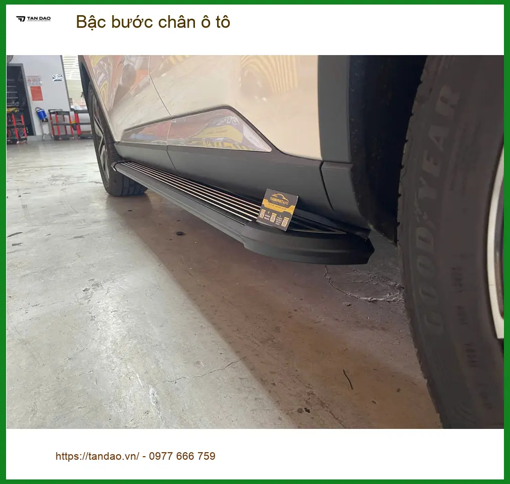 Chị Thảo lắp bậc bước chân ô tô Honda CR-V tại Quận Thủ Đức để tiện lên xuống xe ảnh thực tế 2