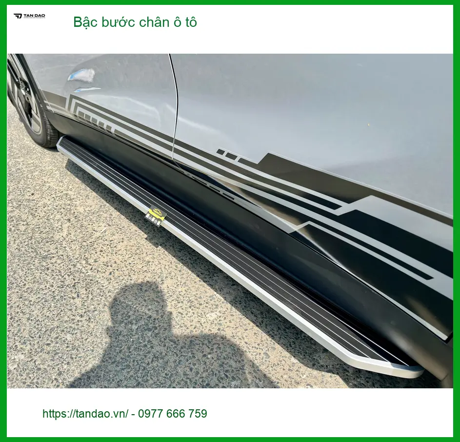 Chị Lan Anh lắp bậc bước chân ô tô cho Honda CR-V tại Quận 1 để thuận tiện di chuyển ảnh thực tế 2