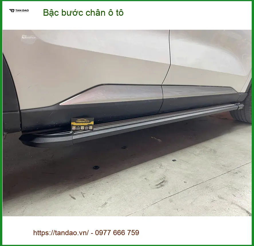 Chị Thảo lắp bậc bước chân ô tô Honda CR-V tại Quận Thủ Đức để tiện lên xuống xe ảnh thực tế 3
