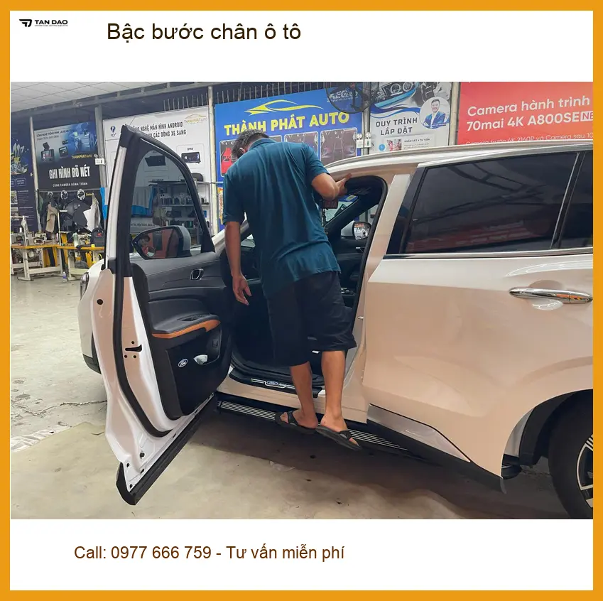 Anh Tuấn Kiệt lắp bậc bước chân ô tô VinFast Lux SA2.0 tại Quận 1 an toàn ảnh thực tế 3