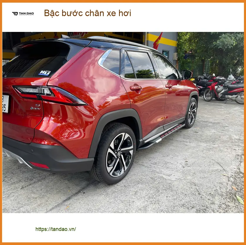 Chị Thảo lắp bậc bước chân xe hơi cho Hyundai Creta tại Quận 8 để lên xuống xe dễ dàng hơn ảnh thực tế 2