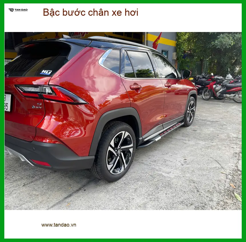 Chị Thúy lắp bậc bước chân Honda CR-V tại Gò Vấp giúp gia đình lên xuống dễ dàng ảnh thực tế 3