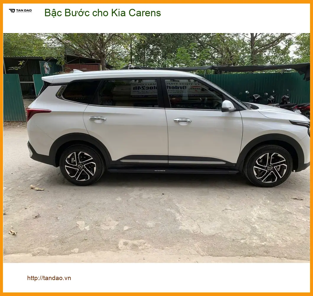 Anh Dũng lắp Bậc Bước cho Kia Carens tại Quận 7 cho bé nhà dễ dàng lên xuống xe ảnh thực tế 4