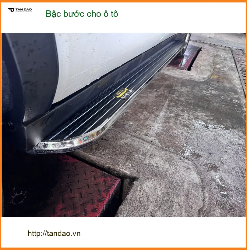 Chị Mai Anh lắp bậc bước ô tô cho Hyundai Santa Fe tại Quận 1 ảnh thực tế 3