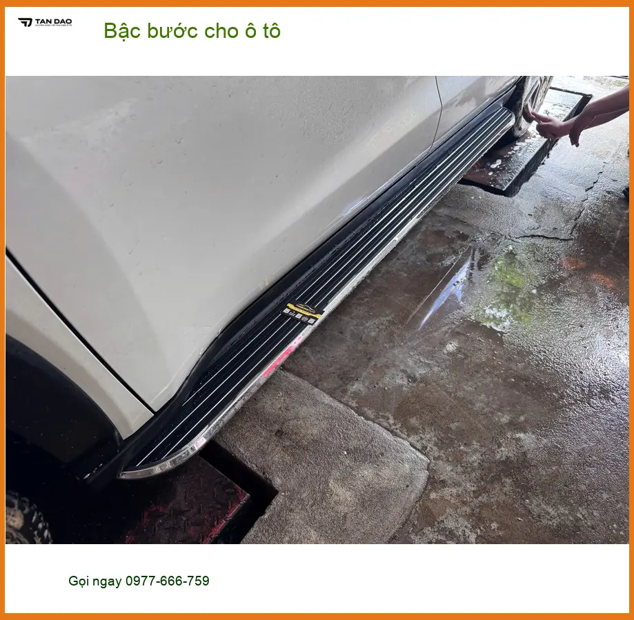 Chị Mai Anh lắp bậc bước ô tô cho Hyundai Santa Fe tại Quận 1 ảnh thực tế 4