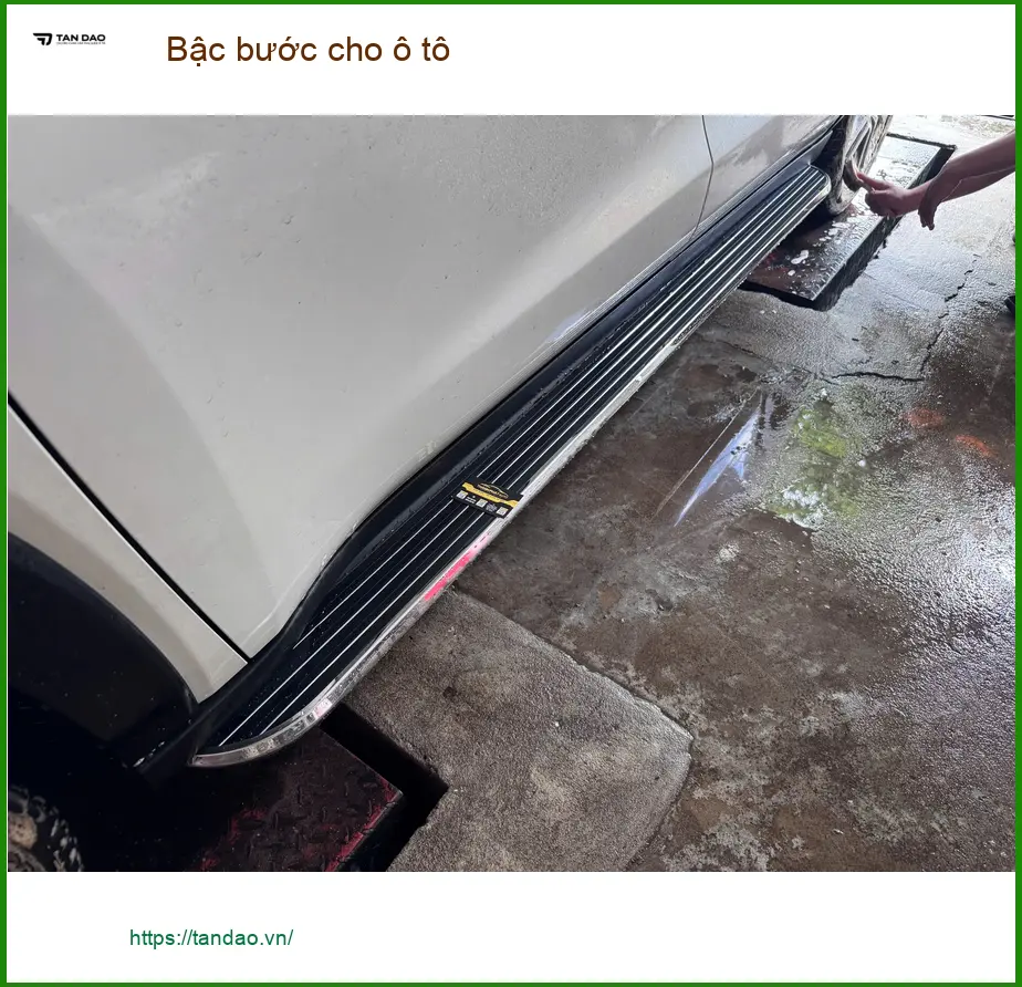 Chú Đông gắn bậc bước cho Mitsubishi Xpander tại Phú Nhuận ảnh thực tế 3