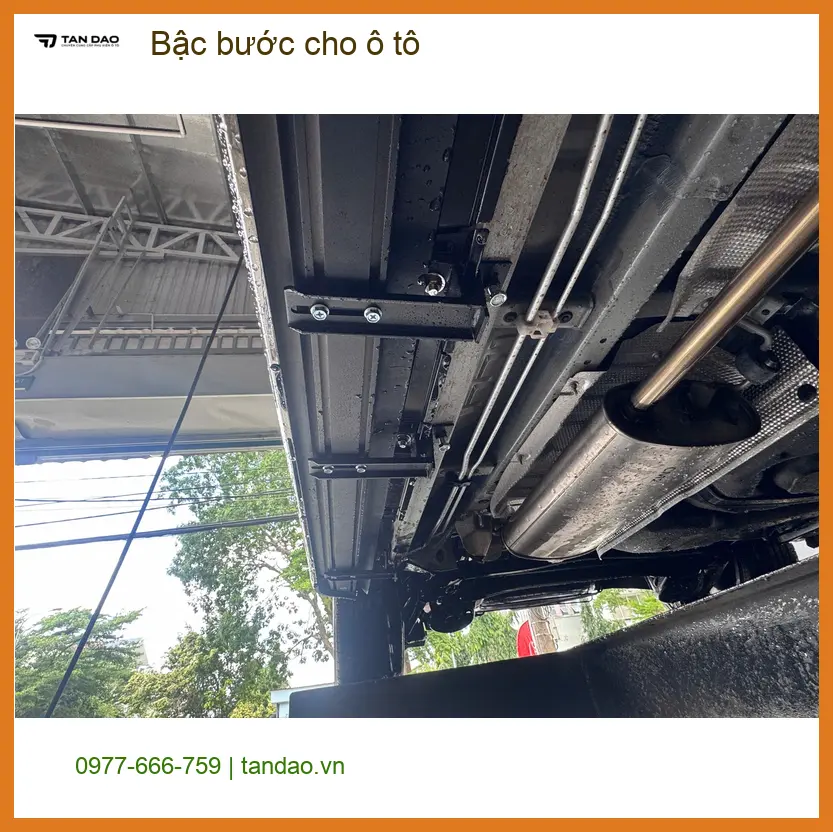 Chú Phúc lắp bậc bước cho ô tô Hyundai Creta tại Hóc Môn để tiện lên xuống ảnh thực tế 3