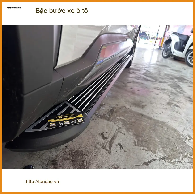 Anh Tùng lắp bậc bước xe ô tô Hyundai Santa Fe tại Quận 9 đi lại dễ dàng ảnh thực tế 2