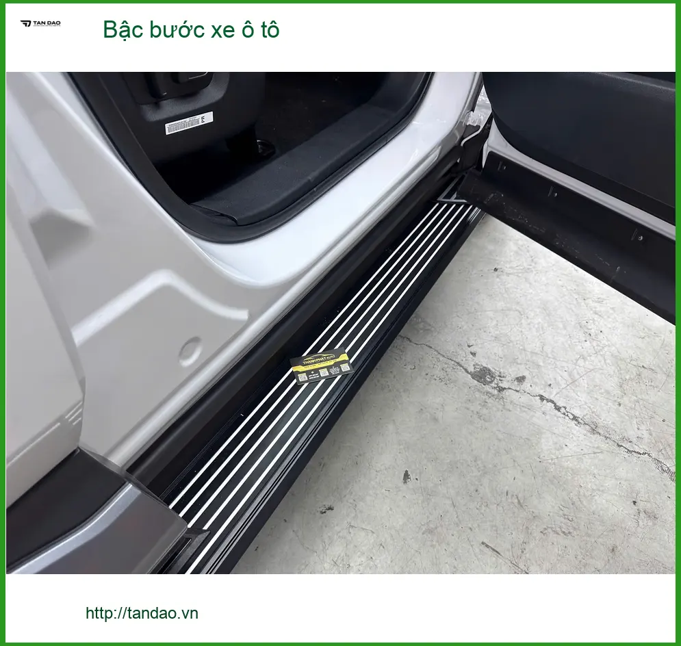 Anh Tùng lắp bậc bước xe ô tô Hyundai Santa Fe tại Quận 9 đi lại dễ dàng ảnh thực tế 4