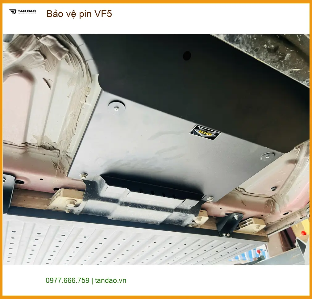 Anh Kiên cần bảo vệ pin VF5 tại Hóc Môn trước chuyến đi công tác gấp ảnh thực tế 2