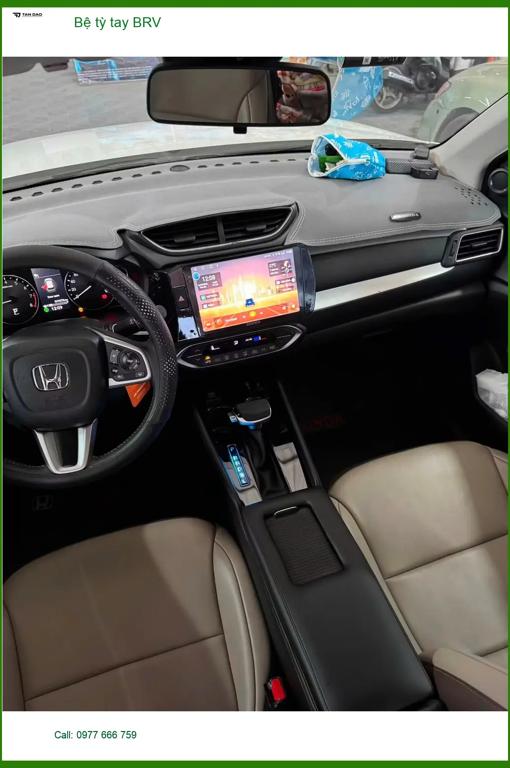 Chị Mai lắp bệ tỳ tay BRV cho Honda BRV tại Quận 7 để tăng tiện nghi cho xe.