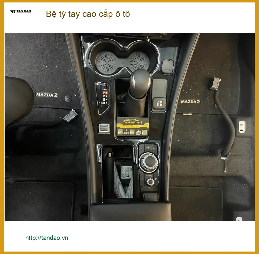 Chị Phương lắp Bệ tỳ tay cao cấp ô tô Hyundai Accent tại Quận Bình Thạnh