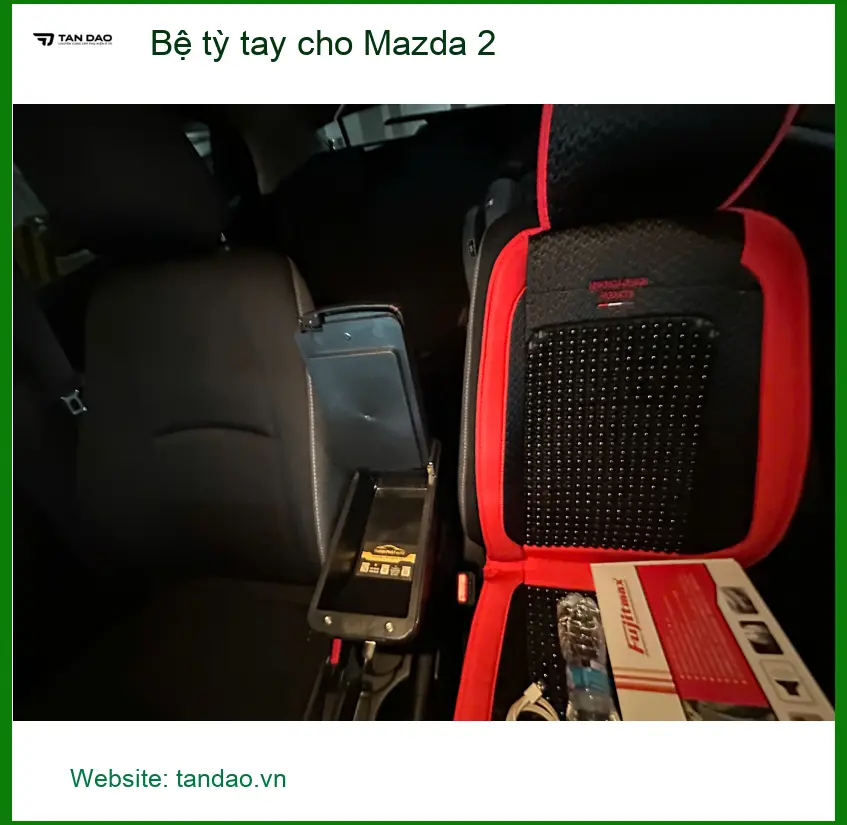 Anh Quang lắp bệ tỳ tay cho Mazda 2 tại Quận Tân Phú để lái xe thoải mái hơn ảnh thực tế 2