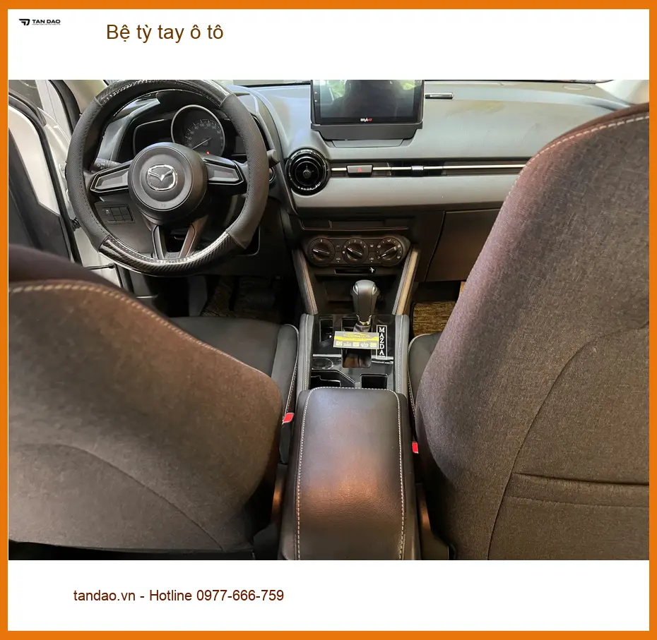Chị Thảo lắp bệ tỳ tay ô tô cho Kia Carnival tại Quận 9 để lái xe đỡ mỏi ảnh thực tế 2