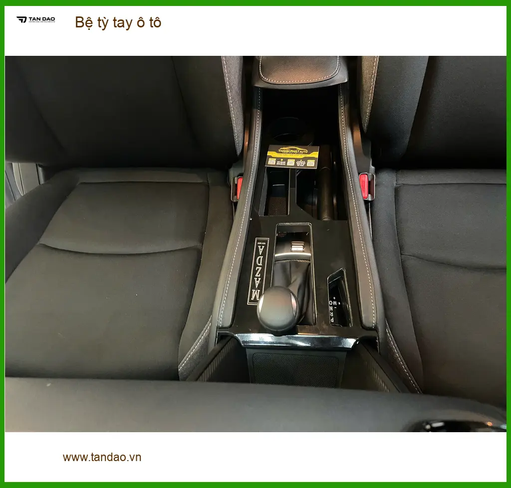 Anh Quang lắp bệ tỳ tay ô tô cho Hyundai Accent tại Bình Chánh để lái xe thoải mái hơn ảnh thực tế 2
