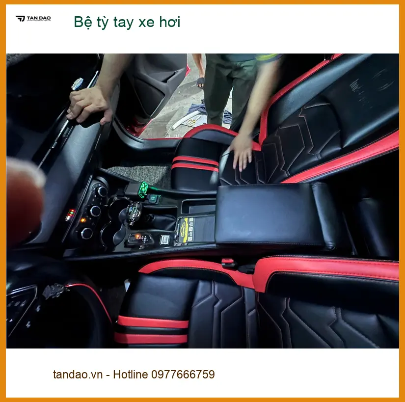 Chị Thuỷ lắp bệ tỳ tay xe hơi cho Toyota Vios tại Quận Huyện Nhà Bè để lái thoải mái