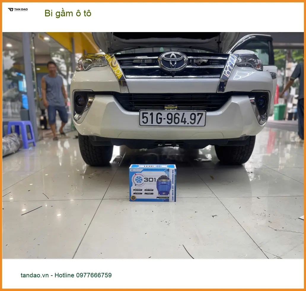 Anh Khánh độ bi gầm ô tô cho Hyundai Santa Fe tại Quận 7 vì đèn zin yếu ảnh thực tế 3