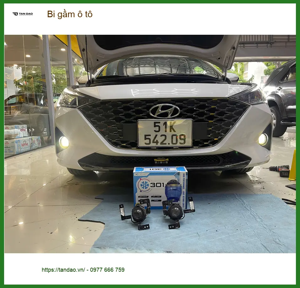 Anh Khải độ bi gầm ô tô Honda HR-V tại Quận 2 vì đèn zin không đủ sáng khi đi mưa ảnh thực tế 3