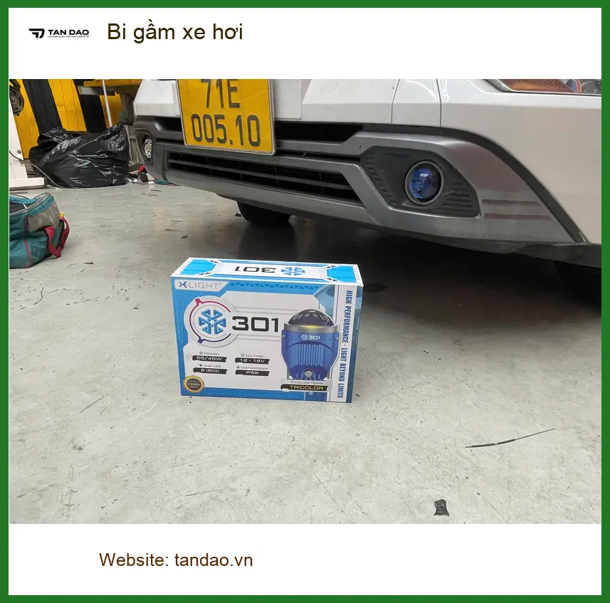 Anh Đạt độ bi gầm xe hơi Hyundai Accent tại Quận Tân Phú vì đèn zin kém sáng khi đi đêm ảnh thực tế 2