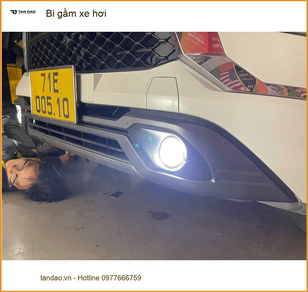 Anh Tùng độ bi gầm Mazda CX-5 tại Quận 10 vì đèn zin yếu khi mưa đêm ảnh thực tế 5